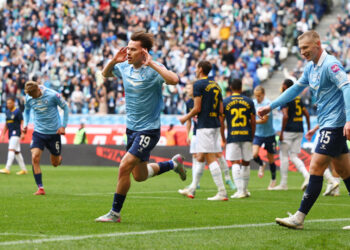 «Крылья Советов» вошли в топ-7, «Акрон» — в зону «вылета» 