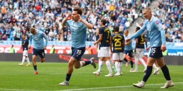 «Крылья Советов» вошли в топ-7, «Акрон» — в зону «вылета» 