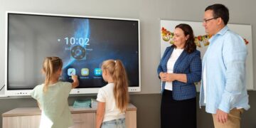 Школы Самарского региона получили поддержку от «Самаранефтегаза» в преддверии нового учебного года