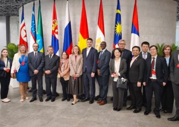 Иностранные дипломаты оценили потенциал тольяттинского производства беспилотников