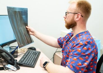 Самарские врачи с помощью нестандартного метода провели эстетическую коррекцию коленей