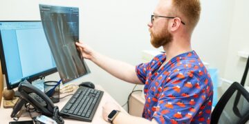 Самарские врачи с помощью нестандартного метода провели эстетическую коррекцию коленей