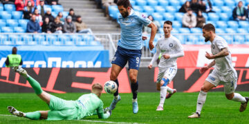 «Крылья Советов» вырвали ничью, «Акрон» покинул зону «стыков»