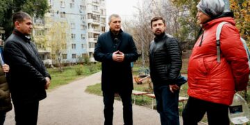 Иван Носков дал поручения по благоустройству дворов и ремонту подпорных стенок в Промышленном районе