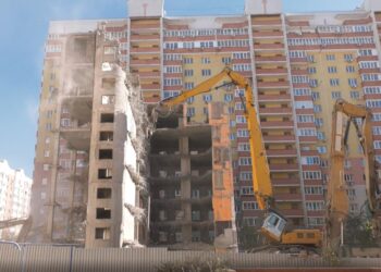 В Самаре сносят девятиэтажный недострой на Карла Маркса