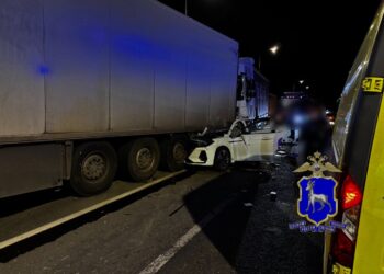 В массовом ДТП на трассе М-5 в Самарской области пострадали семь человек