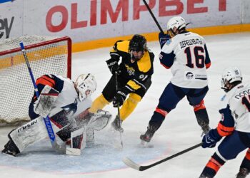 Хоккеисты «Самары» поделили очки с «Дизелистом»