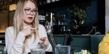 ВТБ запустил видеоконсультации на жестовом языке