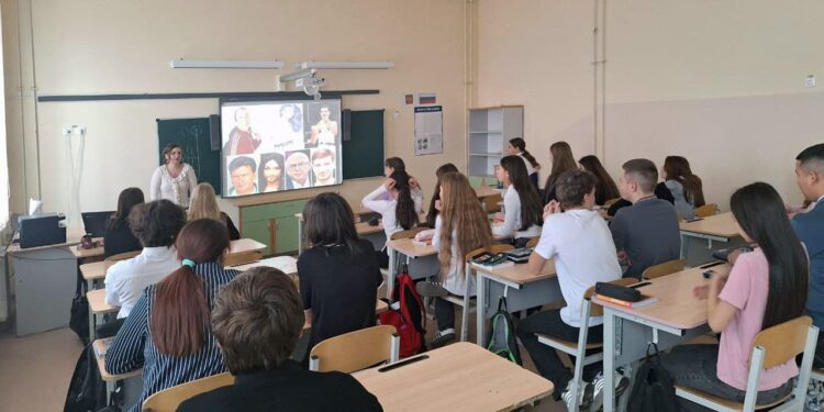 Профилактика ВИЧ для молодежи региона продлится в течение всего учебного года