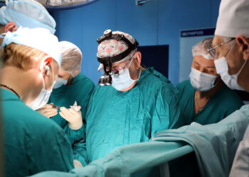 В Самаре ведущие хирурги страны поделились опытом проведения уникальных операций