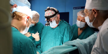 В Самаре ведущие хирурги страны поделились опытом проведения уникальных операций