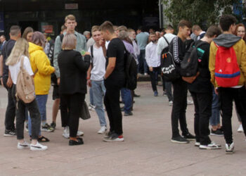 Абитуриентов стимулируют идти в инженеры, а они все еще рвутся в экономику и право