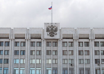 Рекордные 15 млрд «белому дому» займут «Альфа-банк», «Т-банк» и «Новикомбанк»