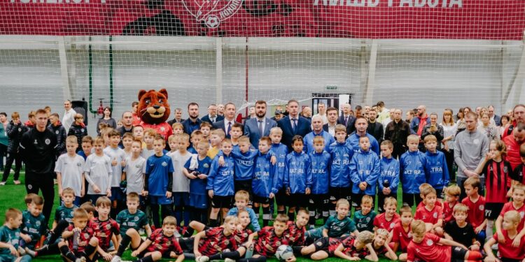 «Акрон-Академия Коноплёва» ввела в эксплуатацию футбольный манеж