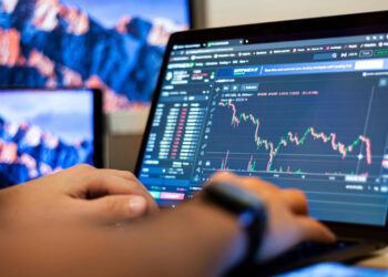 Самарским инвесторам на фондовом рынке посоветовали воздержаться от эмоциональных шагов