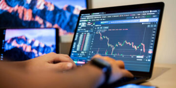 Самарским инвесторам на фондовом рынке посоветовали воздержаться от эмоциональных шагов