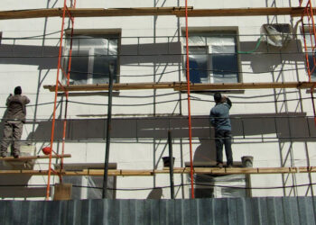 Расходы на зарплаты и соцобеспечение в регионе растут на фоне обвала капвложений