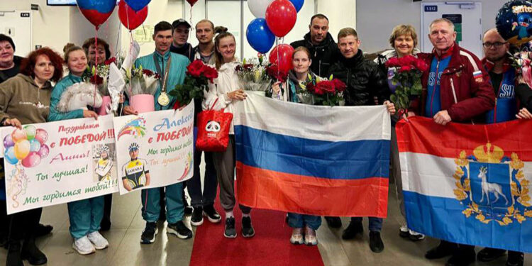 «Искра» из Самары в четвертом туре чемпионата России по волейболу одержала две победы