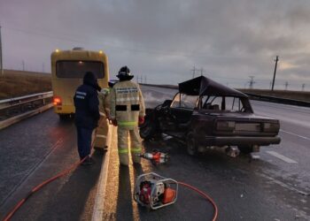 В Самарской области водитель ВАЗ 2107 погиб в столкновении с автобусом
