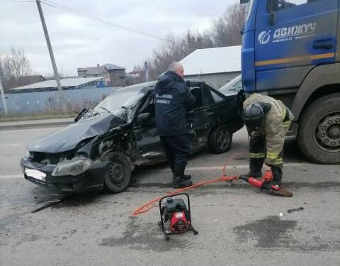 В Самарской области водитель Daewoo Nexia погиб в ДТП с грузовиком