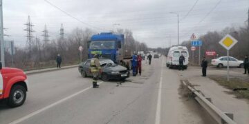 В Самарской области водитель Daewoo Nexia погиб в ДТП с грузовиком