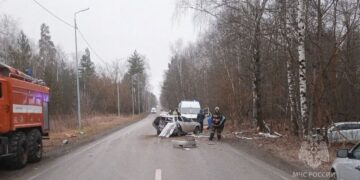 В Самаре произошло ДТП с участием трех легковушек и автобуса
