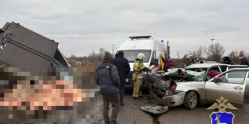 Младенец пострадал в лобовом столкновении на трассе в Самарской области