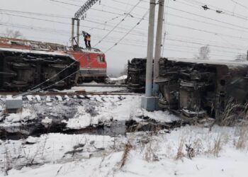 Пассажирские поезда задерживаются из-за аварии на Куйбышевской железной дороге