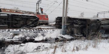 Пассажирские поезда задерживаются из-за аварии на Куйбышевской железной дороге