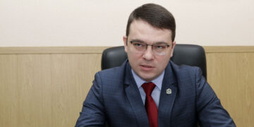 Главу самарского минтранса Артура Абдрашитова догоняет его «туристическое» прошлое