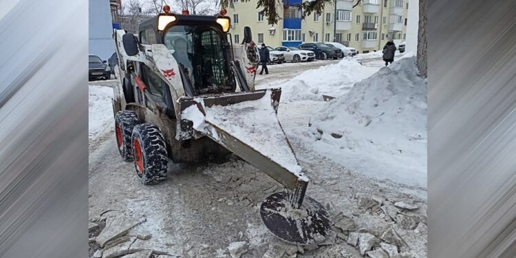 Новокуйбышевские коммунальщики подготовили к зиме разные виды спецтехники, в том числе новинки