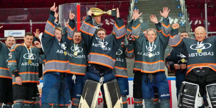 Компании Самарского региона приняли участие в хоккейном турнире на Кубок Сбера