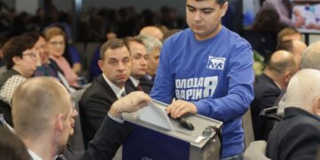 Бывший самарский премьер-министр освободил кресла и в «Единой России»