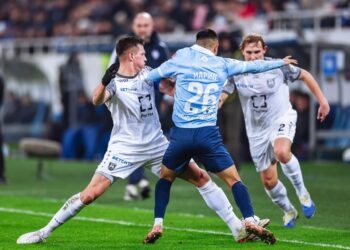 Футболисты «Крыльев Советов» и «Акрона» очков на выезде не набрали