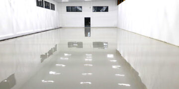 Полиуретановые наливные полы: как выбрать систему и подрядчика под конкретный объект