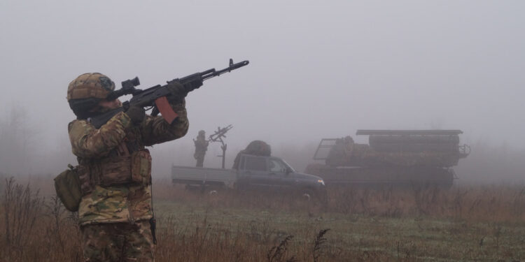 Их плечи «держат» небосвод