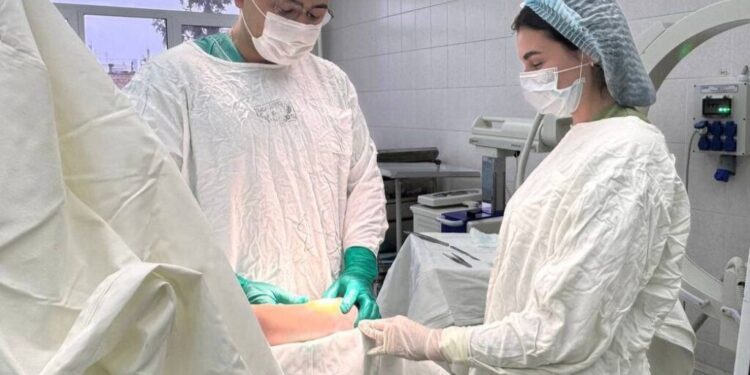 Самарские врачи спасли руку участника СВО 