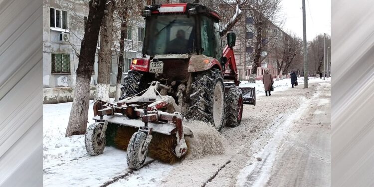 Новокуйбышевский «Новоградсервис» защищает от снега 50 километров городских дорог