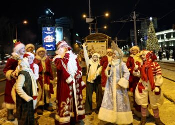 «Мороз Экспресс» привез новогоднее чудо на самарские остановки