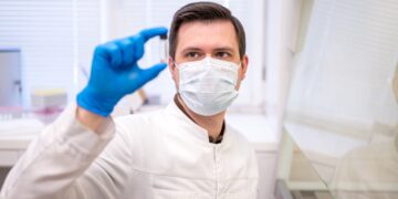 Разработка учёных СамГМУ выявляет перипротезную инфекцию за 3 минуты