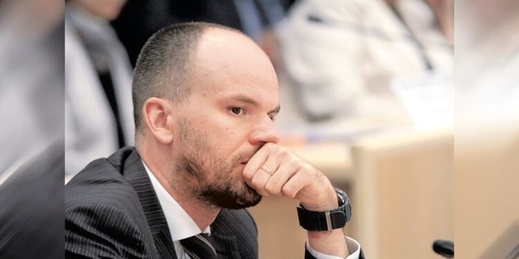 Администратор года: Антон Емельяненко — выбор перед выборами