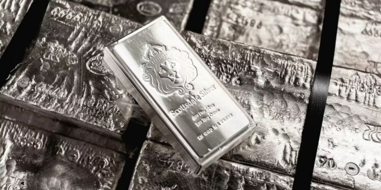 ВТБ зафиксировал рекордный рост интереса клиентов к серебру