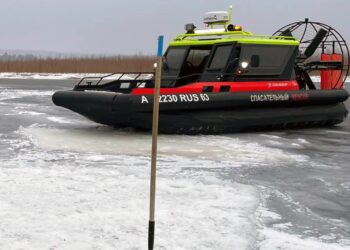В Самарской области от острова Фестивальный эвакуировали травмированного рыбака