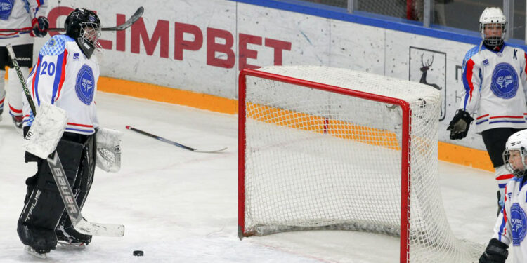 Самарская школа хоккея заплатила техническим поражением за неправильную скорую помощь