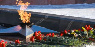 Губернатор Самарской области почтил память земляков, погибших в Макеевке