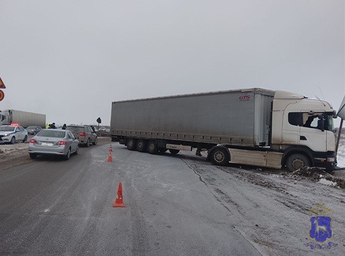 В Тольятти устанавливают обстоятельства смертельного ДТП с участием фуры