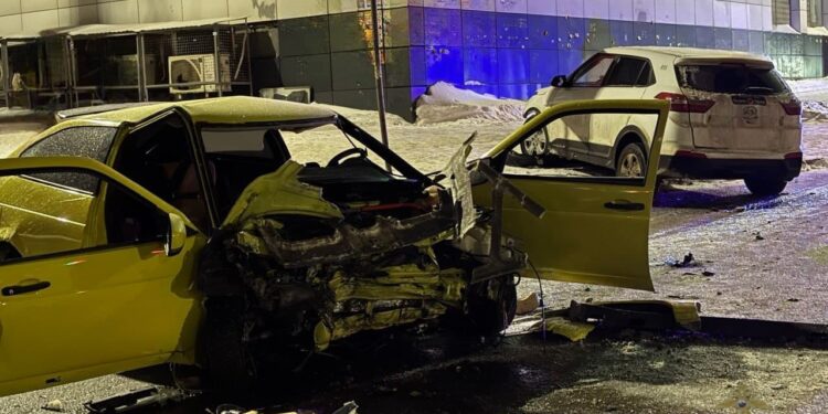 В Самаре пассажир отечественной легковушки погибла в ДТП