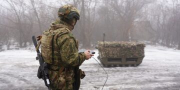 Прячут своих в пелене дыма