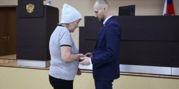 Ордена Мужества и Суворова вручили семьям погибших воинов из Новокуйбышевска