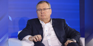 Глава ВТБ Андрей Костин предложил усилить борьбу с дропами